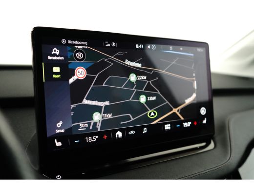 Skoda Enyaq iV 80 First Edition 204 PK Achteruitrijcamera | Wegklapbare trekhaak | Dodehoek detectie | Warmtepomp ActivLease financial lease