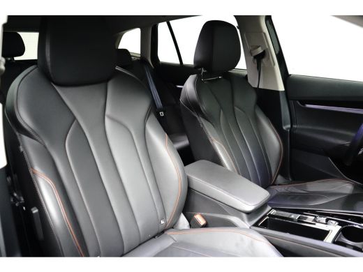 Skoda Enyaq iV 80 First Edition 204 PK Achteruitrijcamera | Wegklapbare trekhaak | Dodehoek detectie | Warmtepomp ActivLease financial lease