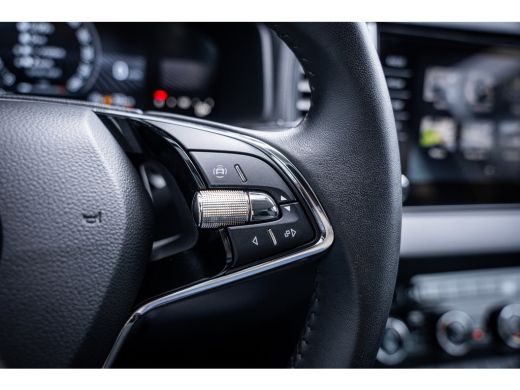 Skoda Karoq 1.0 TSI Business Edition | Achteruitrijcamera | Apple Carplay/Android Auto|telefoonintegratie pre... ActivLease financial lease
