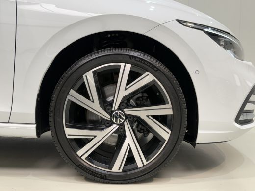 Volkswagen Golf 1.4 eHybrid 204pk Style | Acc | Camera ActivLease financial lease