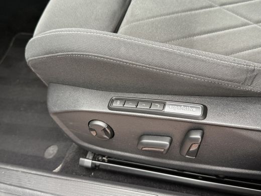 Volkswagen Golf 1.4 eHybrid 204pk Style | Acc | Camera ActivLease financial lease