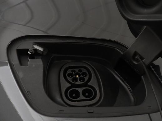Volkswagen ID.3 | SOH 94.5% | Panoramadak | Stuur/stoel verwarming | Adaptive cruise | 360 camera | Carplay | Mas... ActivLease financial lease