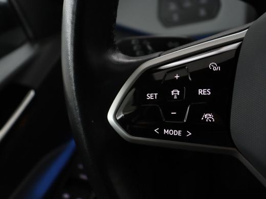 Volkswagen ID.3 | SOH 94.5% | Panoramadak | Stuur/stoel verwarming | Adaptive cruise | 360 camera | Carplay | Mas... ActivLease financial lease