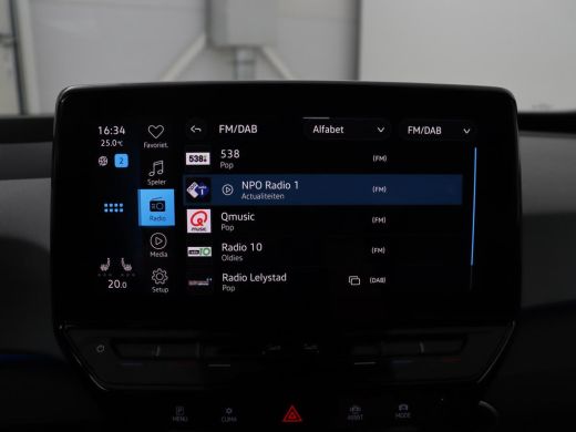 Volkswagen ID.3 | SOH 94.5% | Panoramadak | Stuur/stoel verwarming | Adaptive cruise | 360 camera | Carplay | Mas... ActivLease financial lease