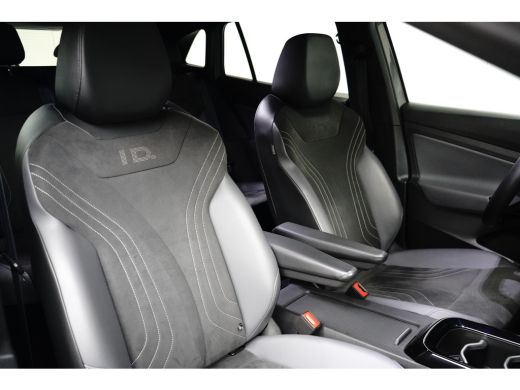 Volkswagen ID.4 Pro Performance 77 kWh 204PK | NAVIGATIE | STOEL + STUURVERW. | CAMERA | 19 INCH | APP CONNECT ActivLease financial lease