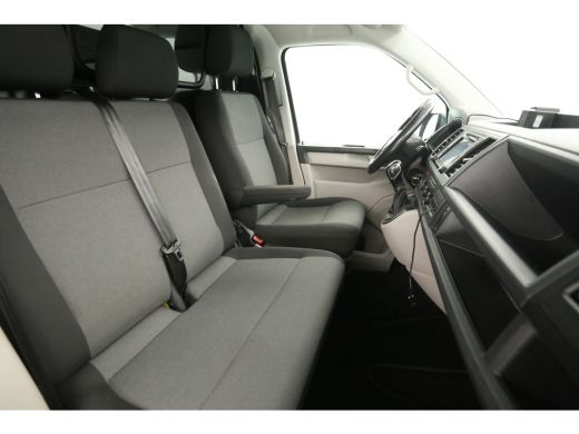 Volkswagen Transporter 2.0 TDI L1H1 Highline 204PK | Automaat | Airco | Cruise | Camera | 3 Zits | Carplay | Navi | Trek... ActivLease financial lease