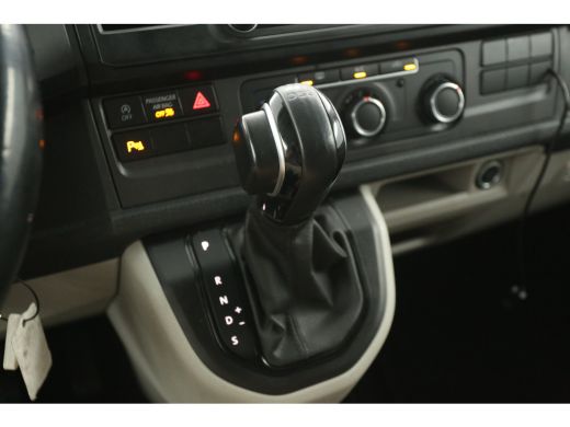 Volkswagen Transporter 2.0 TDI L1H1 Highline 204PK | Automaat | Airco | Cruise | Camera | 3 Zits | Carplay | Navi | Trek... ActivLease financial lease