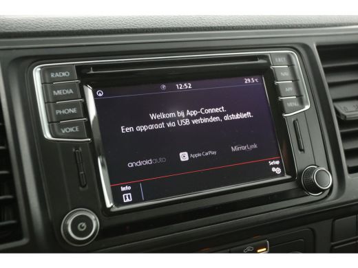 Volkswagen Transporter 2.0 TDI L1H1 Highline 204PK | Automaat | Airco | Cruise | Camera | 3 Zits | Carplay | Navi | Trek... ActivLease financial lease