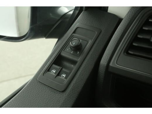 Volkswagen Transporter 2.0 TDI L1H1 Highline 204PK | Automaat | Airco | Cruise | Camera | 3 Zits | Carplay | Navi | Trek... ActivLease financial lease