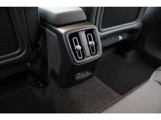 Volvo  EC40 Black Edition Ultra Europa Single Motor Extended Range 82 kWh | Achterbank verwarmd | Apple Carpl... ActivLease financial lease