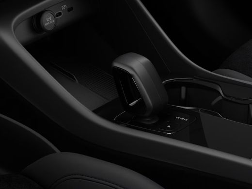 Volvo  EX40 Single Motor Ext. Range Ultra Black Edition. Eur. 82 kWh | Achterbank verwarmd | Apple Carplay/An... ActivLease financial lease