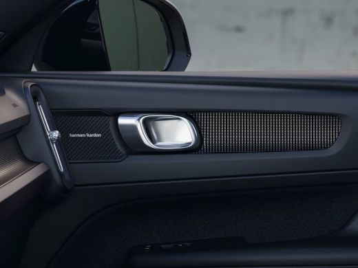 Volvo  EX40 Twin Motor Ultra Black Edition Europa 82 kWh | Achterbank verwarmd | Apple Carplay/Android Auto|t... ActivLease financial lease