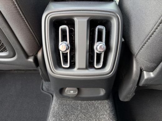 Volvo  XC40 Recharge Ultimate 70 kWh SOH 97% | WARMTEPOMP | PANORAMADAK | ELEKTRISCHE TREKHAAK | 360&deg; CAMERA ... ActivLease financial lease