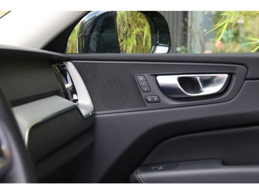 Volvo  XC60 2.0 T6 Plug-in hybrid AWD Plus Dark | Trekhaak | 360 Camera | Panoramadak | Memory | Pilot Assist ActivLease financial lease