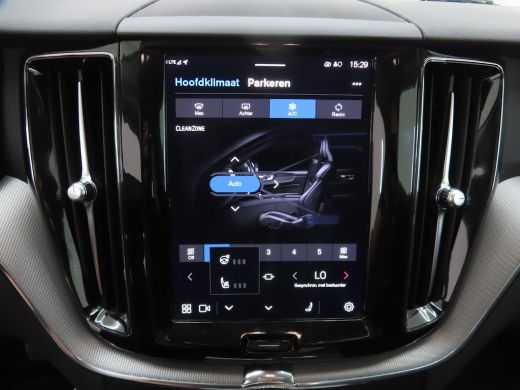 Volvo  XC60 T6 350PK AWD Core Bright | Leder | Climate | Trekh. | BLIS | ACC | Pano-dak | all season | Full LED ActivLease financial lease