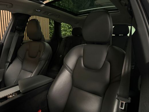 Volvo  XC60 T6 AWD Recharge Plus Dark | Harman Kardon | All Season banden | Adaptieve Cruise Control | Stoelv... ActivLease financial lease