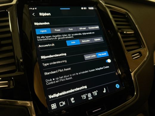 Volvo  XC90 T8 AWD Recharge Bright Long Range | Trekhaak | Harman Kardon | 455pk | Adaptieve Cruise Control |... ActivLease financial lease