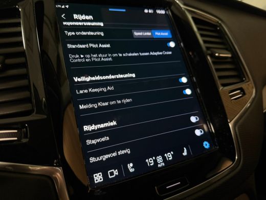 Volvo  XC90 T8 AWD Recharge Bright Long Range | Trekhaak | Harman Kardon | 455pk | Adaptieve Cruise Control |... ActivLease financial lease