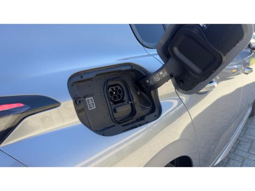 Peugeot e-308 GT | Driver Sport Pack | Elektrische parkeerrem | Extra getinte achterste zijruiten en achterruit ActivLease financial lease