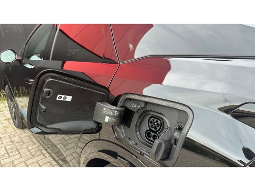 Peugeot e-3008 GT | Stoelmassage Voor | Adaptive Cruise Control | Stoelverwarming Voor en Achter | 360&deg; Camera |... ActivLease financial lease