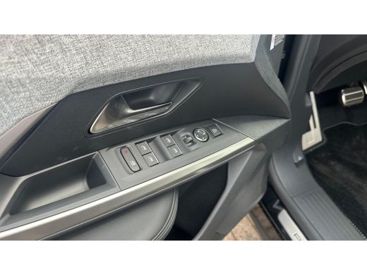 Peugeot e-3008 GT | Stoelmassage Voor | Adaptive Cruise Control | Stoelverwarming Voor en Achter | 360&deg; Camera |... ActivLease financial lease