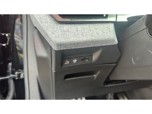 Peugeot e-3008 GT | Stoelmassage Voor | Adaptive Cruise Control | Stoelverwarming Voor en Achter | 360&deg; Camera |... ActivLease financial lease
