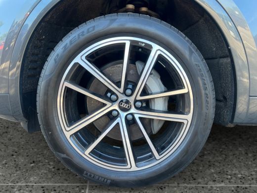 Audi Q5 50 299pk TFSI e S edition Parkeerhulp plus | Adaptive cruise control | Stoelverwarming voorin ActivLease financial lease