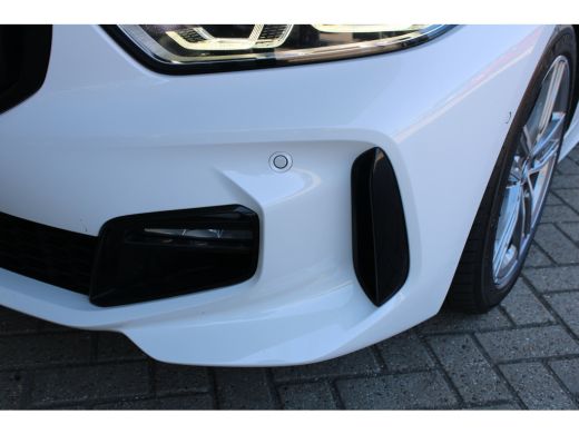 BMW 1 Serie 116i Business Edition | M sport | Schuif kantel dak | Stoelverwarming | Carplay | ActivLease financial lease