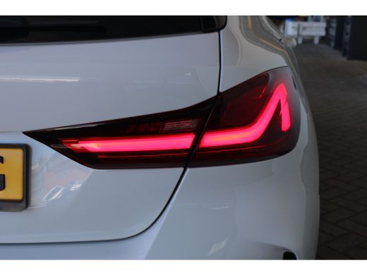 BMW 1 Serie 116i Business Edition | M sport | Schuif kantel dak | Stoelverwarming | Carplay | ActivLease financial lease