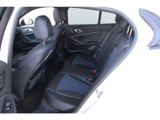 BMW 1 Serie 116i Business Edition | M sport | Schuif kantel dak | Stoelverwarming | Carplay | ActivLease financial lease