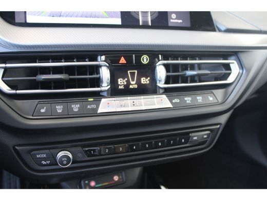BMW 1 Serie 116i Business Edition | M sport | Schuif kantel dak | Stoelverwarming | Carplay | ActivLease financial lease