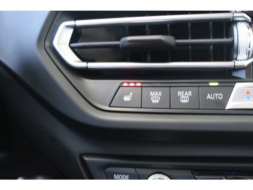 BMW 1 Serie 116i Business Edition | M sport | Schuif kantel dak | Stoelverwarming | Carplay | ActivLease financial lease