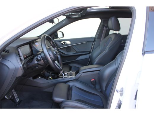 BMW 1 Serie 116i Business Edition | M sport | Schuif kantel dak | Stoelverwarming | Carplay | ActivLease financial lease