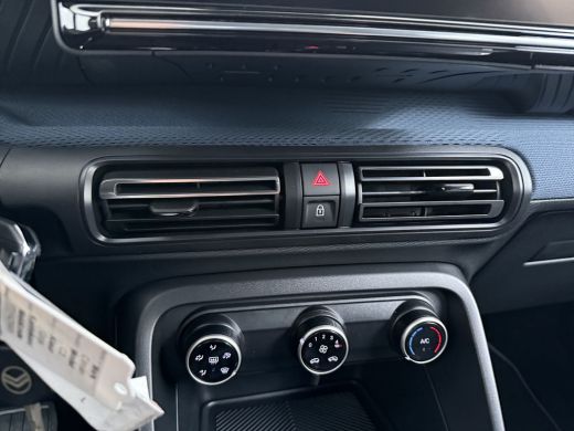 Citroën C3 Collection | Achteruitrijcamera | Dagrijverlichting | Extra getinte achterste zijruiten en achter... ActivLease financial lease