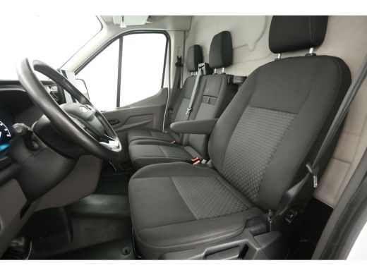 Ford E-Transit 68 kWh L2H3 | Snelladen | SOH 97% | Clima | 360&deg; Camera | Cruise | 3 Zits | Carplay | Navi ActivLease financial lease