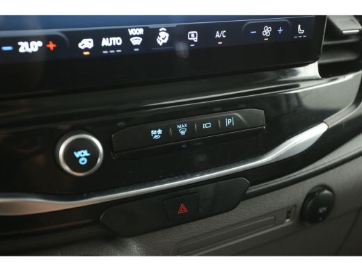 Ford E-Transit 68 kWh L2H3 | Snelladen | SOH 97% | Clima | 360&deg; Camera | Cruise | 3 Zits | Carplay | Navi ActivLease financial lease