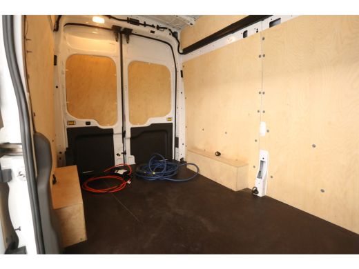 Ford E-Transit 68 kWh L2H3 | Snelladen | SOH 97% | Clima | 360&deg; Camera | Cruise | 3 Zits | Carplay | Navi ActivLease financial lease