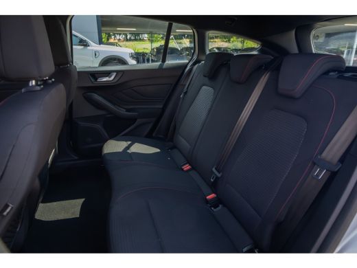 Ford Focus 1.0 EcoBoost ST Line Business | Apple Carplay/Android Auto | Cruise control | lane Assist | Parke... ActivLease financial lease