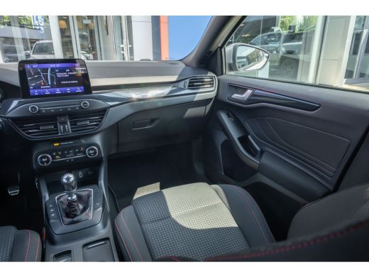 Ford Focus 1.0 EcoBoost ST Line Business | Apple Carplay/Android Auto | Cruise control | lane Assist | Parke... ActivLease financial lease