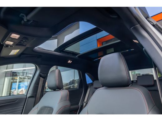 Ford Kuga 2.5 PHEV ST-Line X | Adaptive cruise control | Trekhaak Elek | Panorama-dak Elek | Winterpack | S... ActivLease financial lease