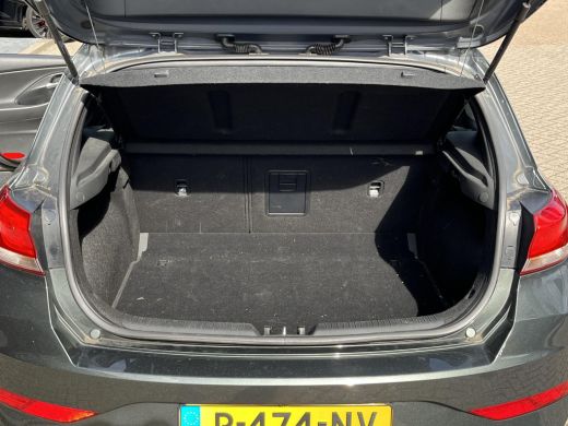 Hyundai i30 1.0 T-GDi MHEV Comfort Smart | Climate Control | Cruise Control | Navigatie | Rijklaarprijs! ActivLease financial lease