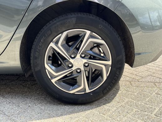 Hyundai i30 1.0 T-GDi MHEV Comfort Smart | Climate Control | Cruise Control | Navigatie | Rijklaarprijs! ActivLease financial lease