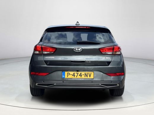 Hyundai i30 1.0 T-GDi MHEV Comfort Smart | Climate Control | Cruise Control | Navigatie | Rijklaarprijs! ActivLease financial lease