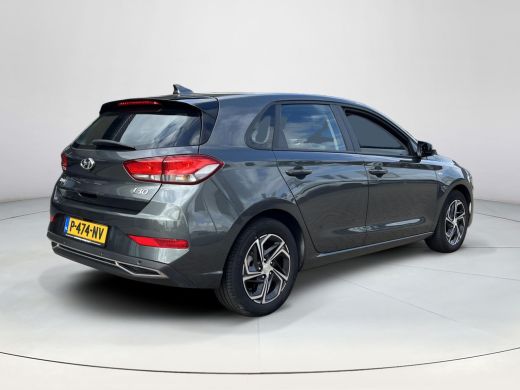 Hyundai i30 1.0 T-GDi MHEV Comfort Smart | Climate Control | Cruise Control | Navigatie | Rijklaarprijs! ActivLease financial lease