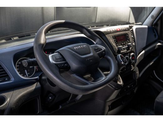 Iveco Daily 35S14V 2.3 L2H2 | Automaat | 1e Eigenaar | Euro 6 | Cruise | Climate | Trekhaak ActivLease financial lease