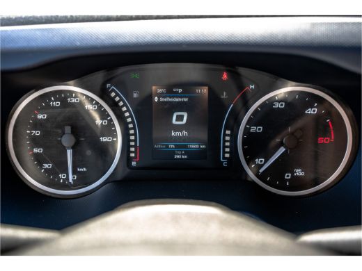 Iveco Daily 35S14V 2.3 L2H2 | Automaat | 1e Eigenaar | Euro 6 | Cruise | Climate | Trekhaak ActivLease financial lease