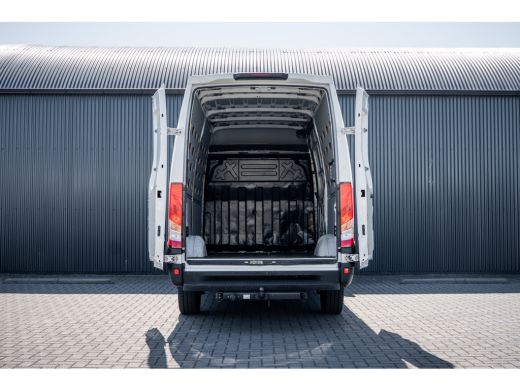 Iveco Daily 35S14V 2.3 L2H2 | Automaat | 1e Eigenaar | Euro 6 | Cruise | Climate | Trekhaak ActivLease financial lease