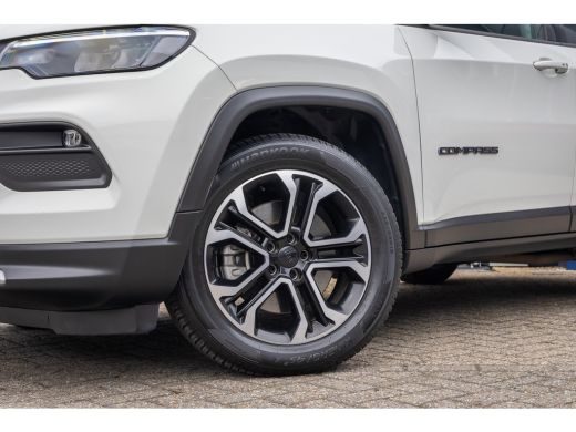 Jeep Compass 4xe 240 Plug-in Hybrid Electric Limited | Camera | Cruise adaptief | Apple Carplay/Android Auto |... ActivLease financial lease