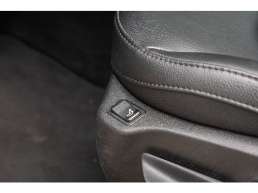 Jeep Compass 4xe 240 Plug-in Hybrid Electric Limited | Camera | Cruise adaptief | Apple Carplay/Android Auto |... ActivLease financial lease