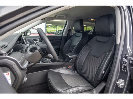 Jeep Compass 4xe 240 Plug-in Hybrid Electric Limited | | Camera | Cruise adaptief | Apple Carplay/Android Auto... ActivLease financial lease